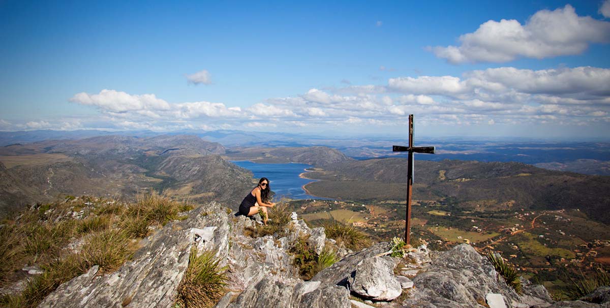 Vista do pico da lapinha e cruz da lapinha